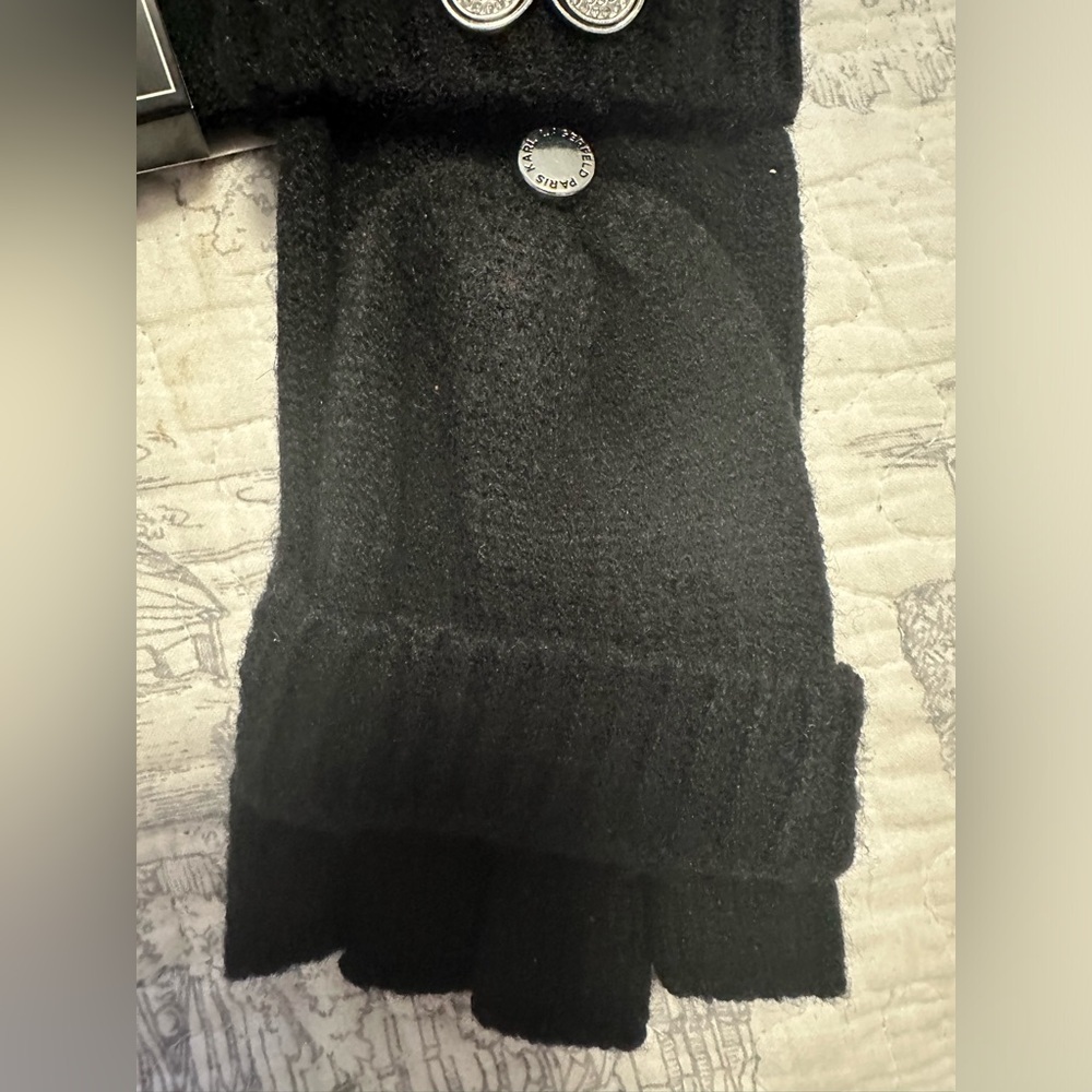 KARL LAGERFELD PARIS
Logo Flip Top Mittens nwt - Picture 4 of 4